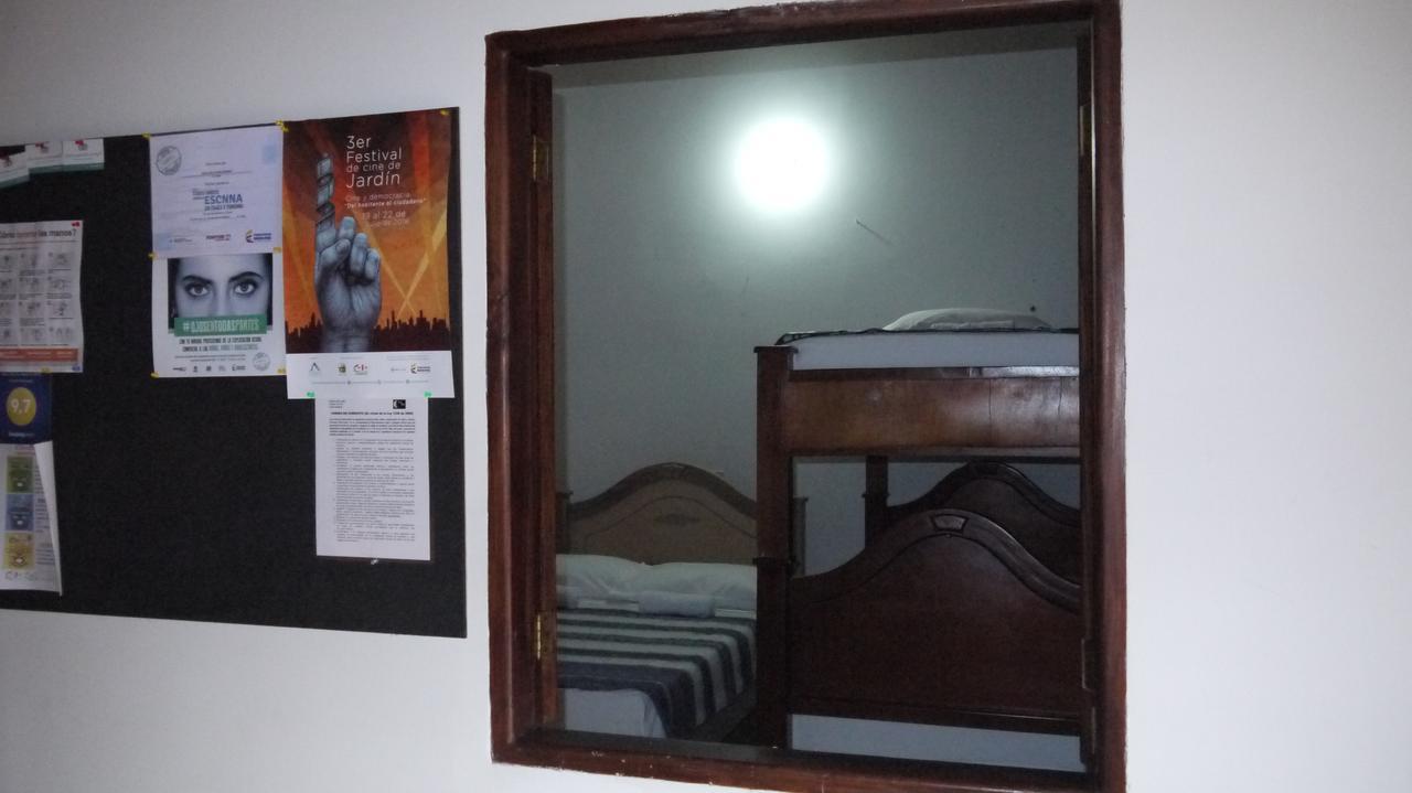 חרדין Hostal Naty Luna מראה חיצוני תמונה