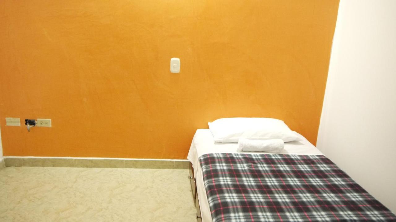 חרדין Hostal Naty Luna מראה חיצוני תמונה